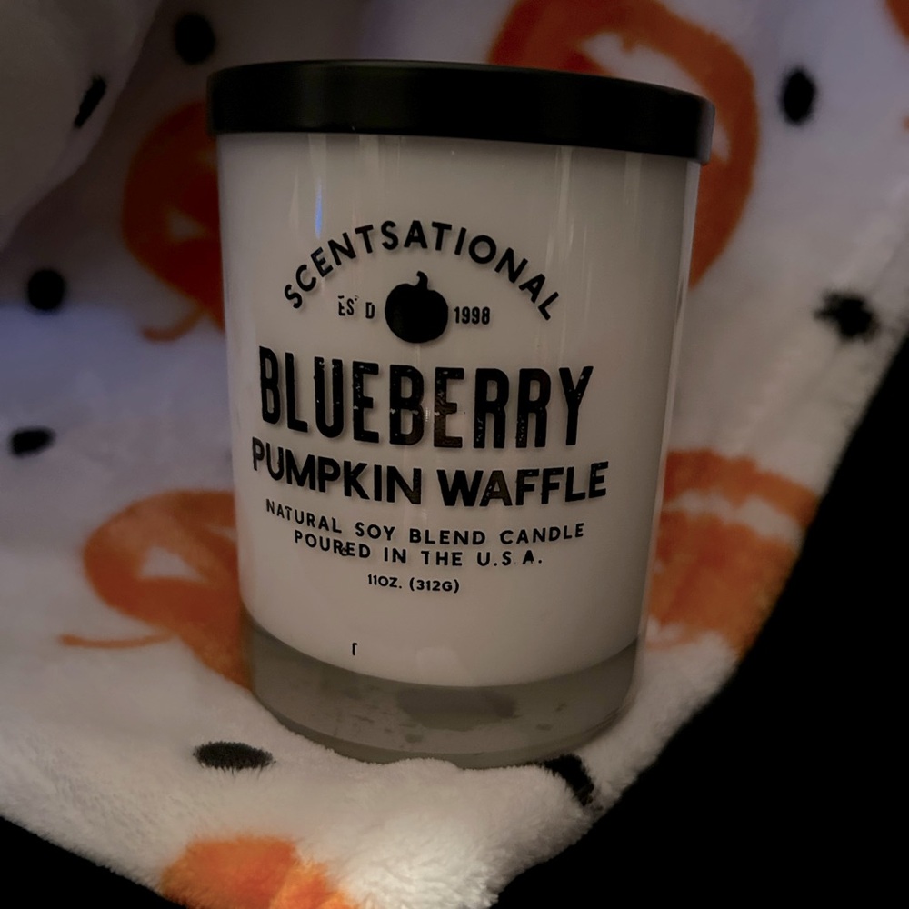 Scentsational Blueberry Pumpkin Waffle candle